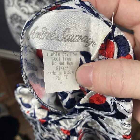 Andre Sauvage VINTAGE abstract red/black/white keyhole back shirt. size 6P - Picture 10 of 10